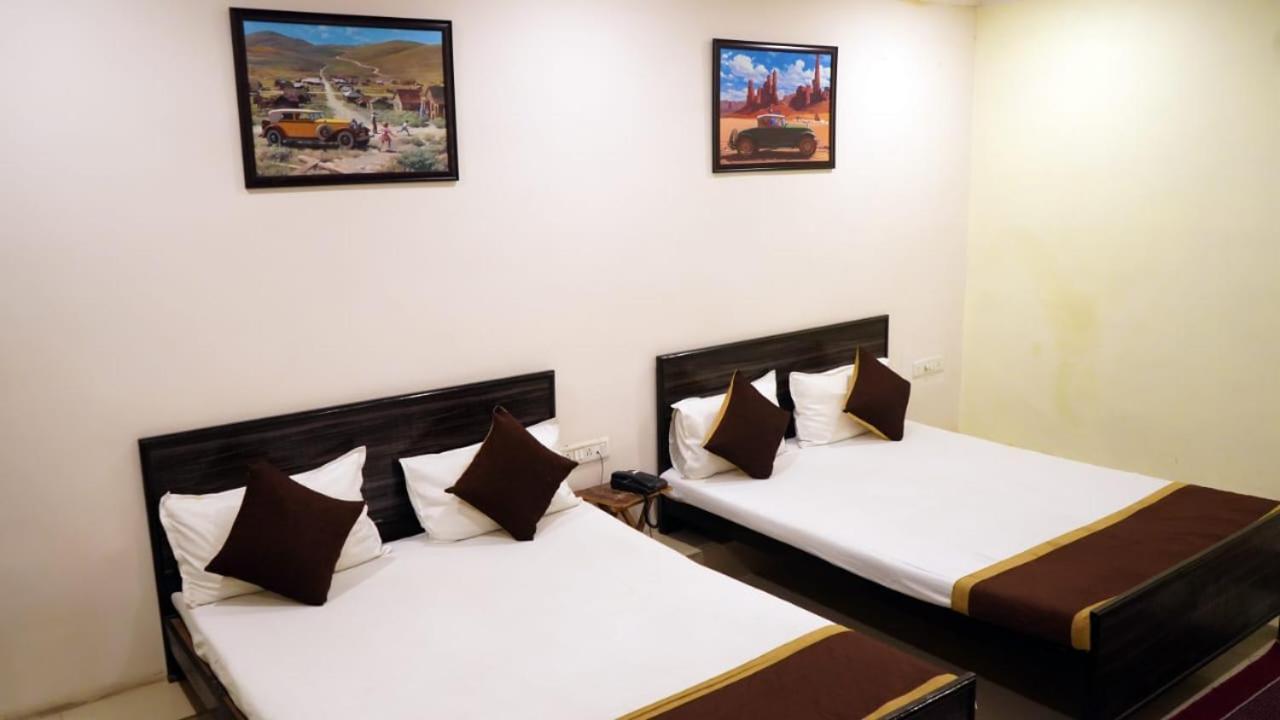 Hotel Atithi Niwas Аллахабад Екстер'єр фото